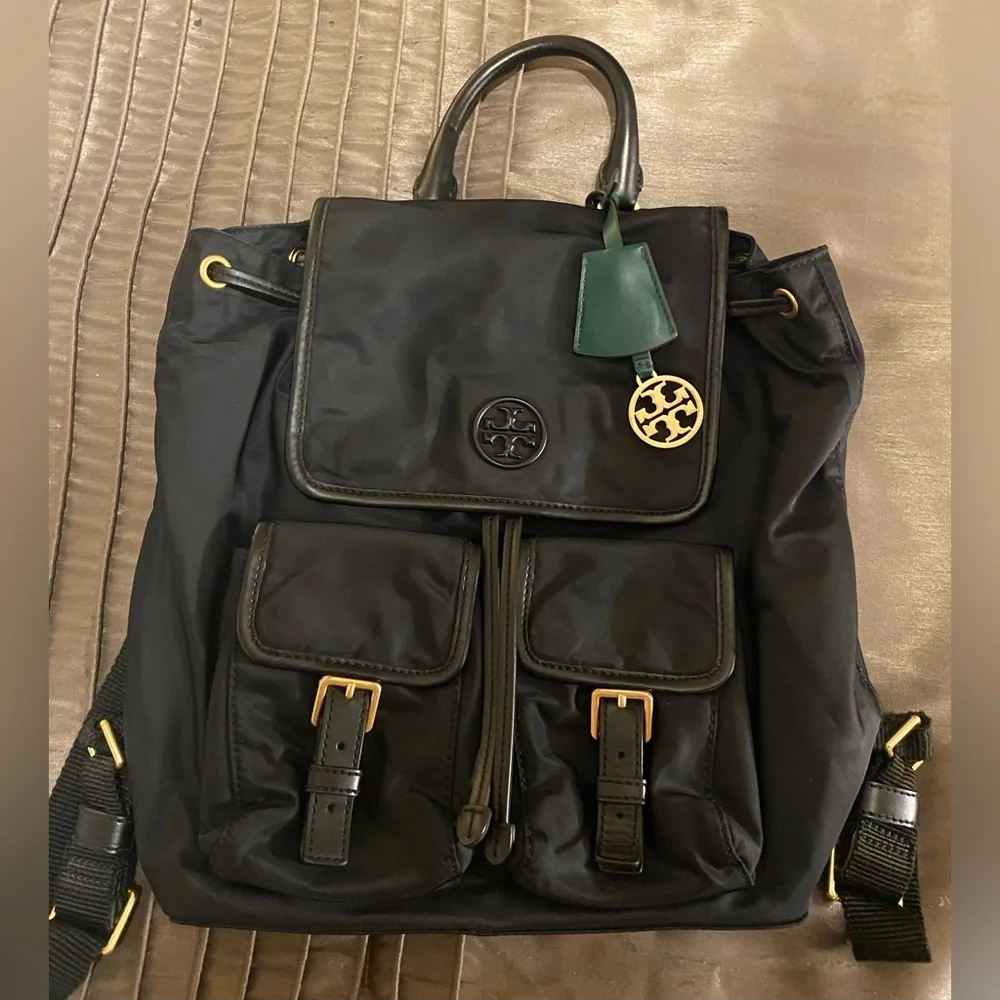 TORY BURCH- EUC Perry Black Nylon Quilted Green Interior Flap Cinched Backpack